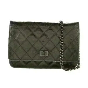 CHANEL Reissue Wallet on Chain